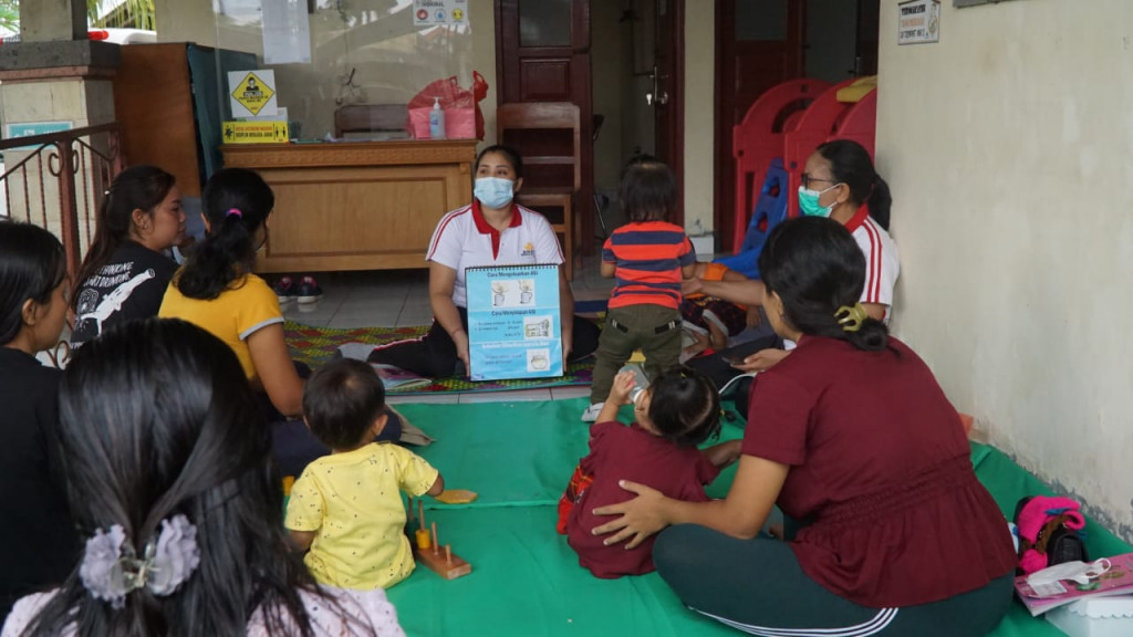 Kegiatan Kelas Ibu Balita Di Desa Kekeran
